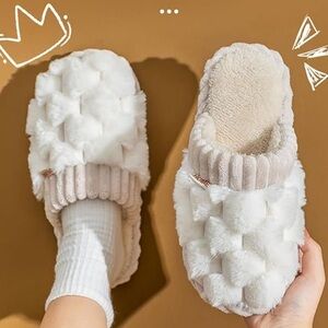Plush White beige Women's Slippers 8.5 or 9 new gift